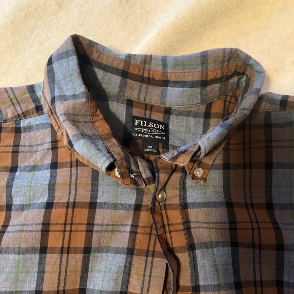 Long sleeve light weight Filson button down